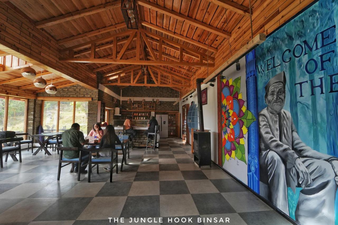 ホテル The Jungle Hook Binsar アルモラ エクステリア 写真