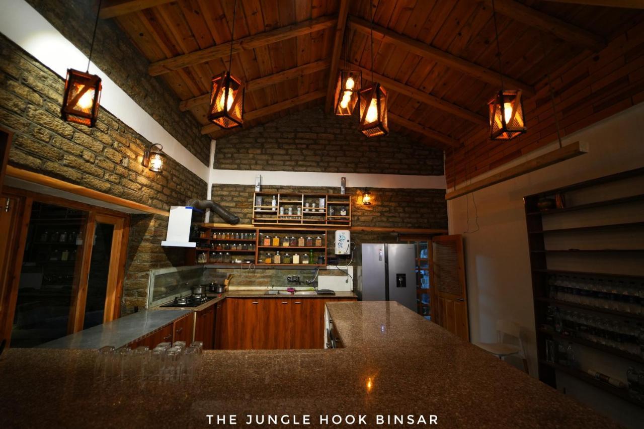 ホテル The Jungle Hook Binsar アルモラ エクステリア 写真