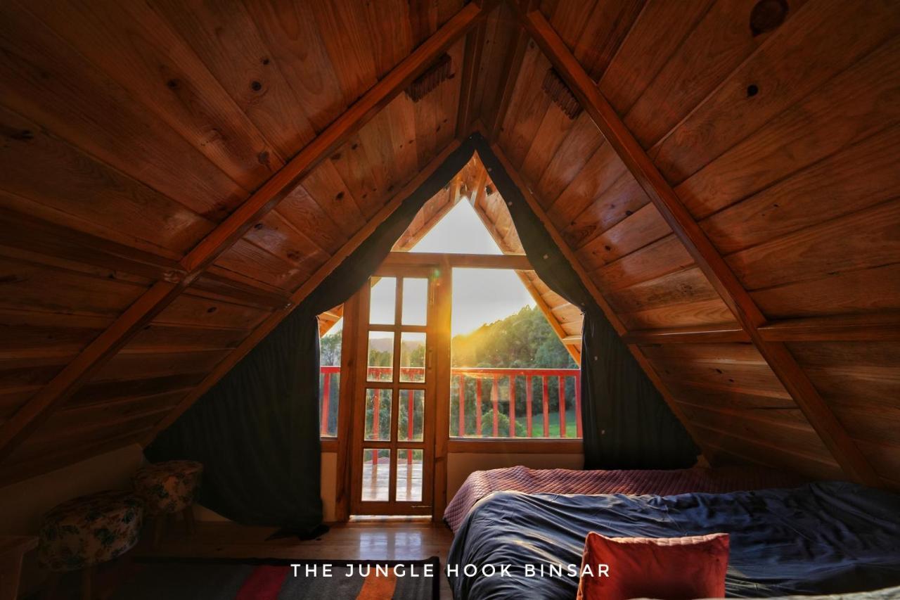 ホテル The Jungle Hook Binsar アルモラ エクステリア 写真